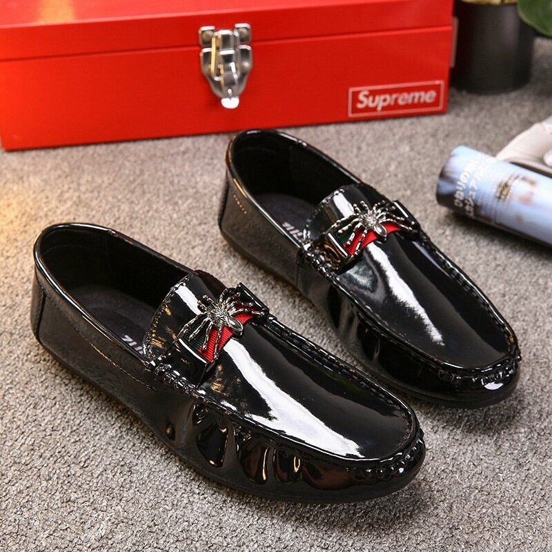 Mężczyźni Pu Butterfly Decoration Fashion Business Slip On Leather Loafers